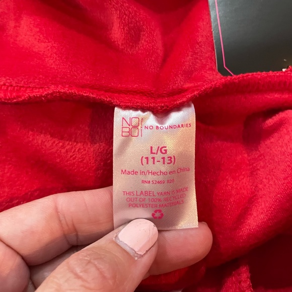 🆕 No Boundaries Super Plush Santa Red Velour Leggings - Picture 4 of 5